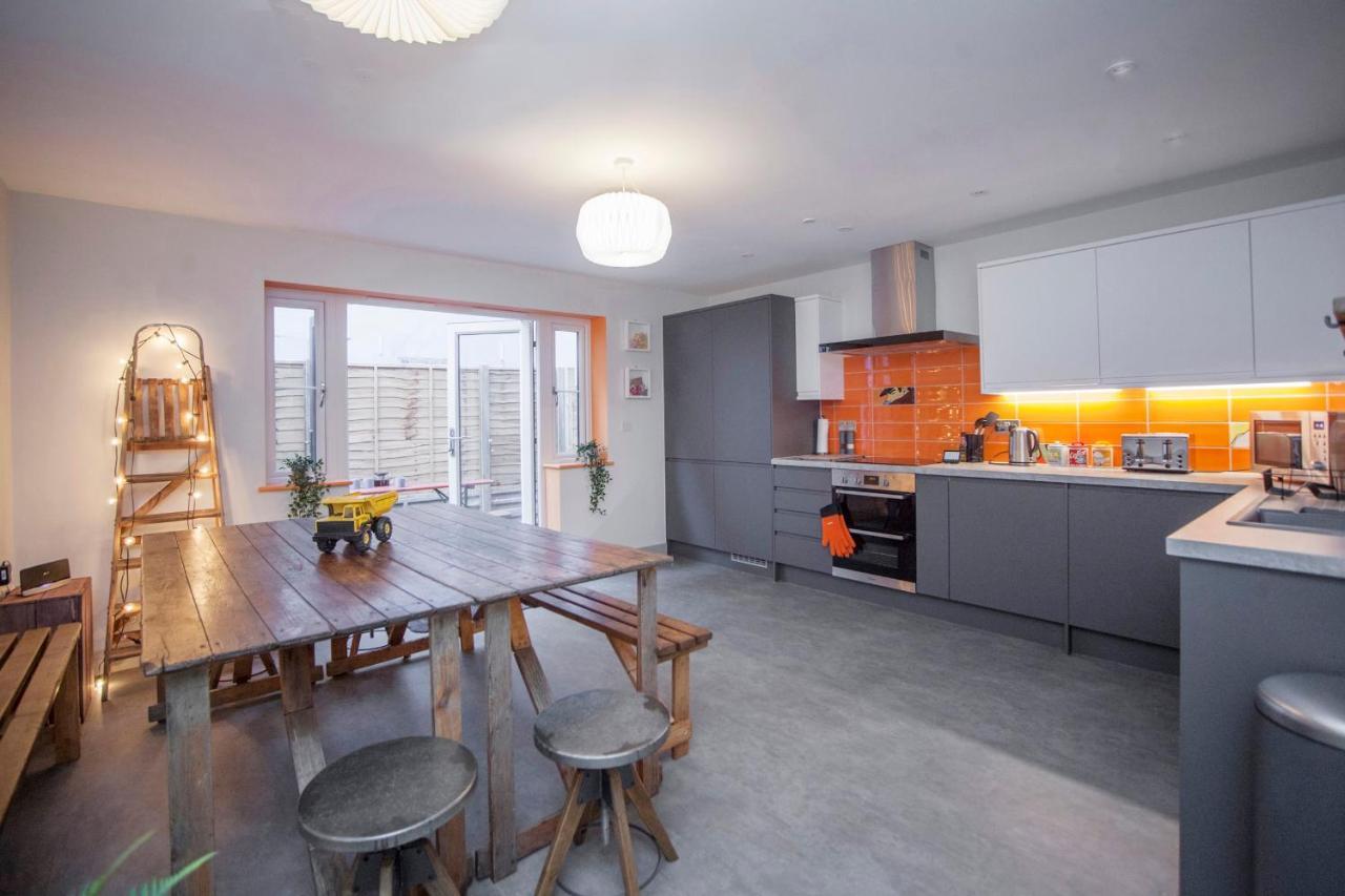Higgihaus #3a&3b 8 Bed Big Groups Hip Location *