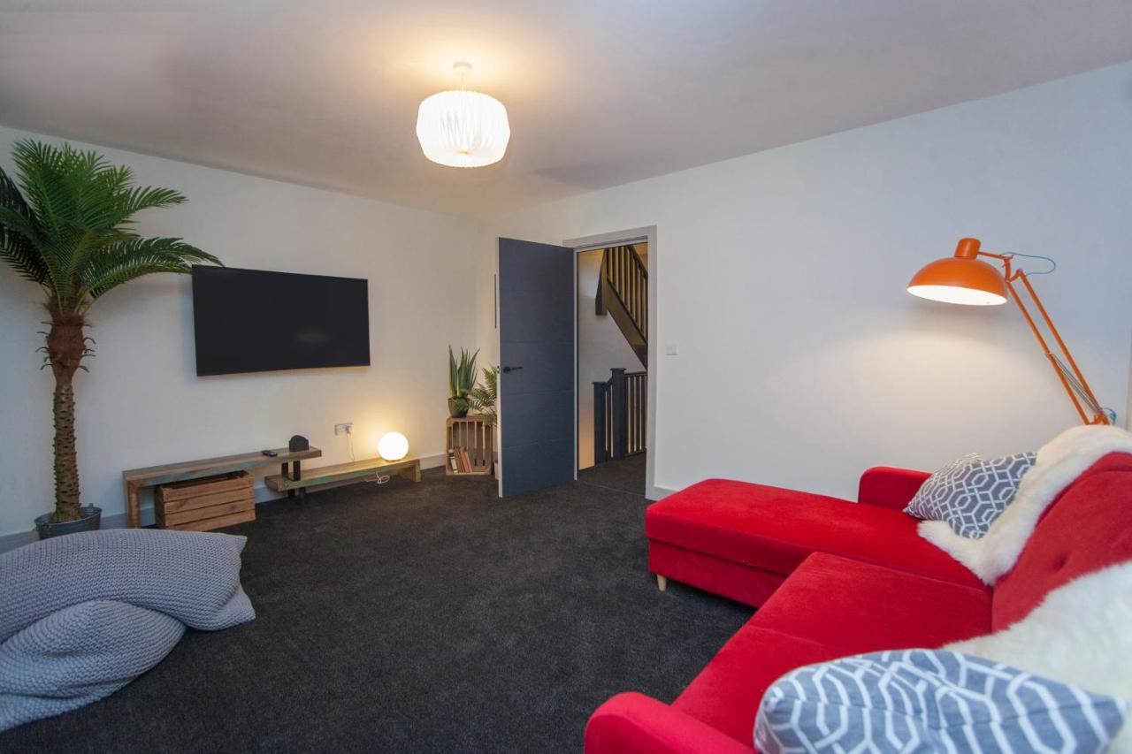 Higgihaus #3a&3b 8 Bed Big Groups Hip Location