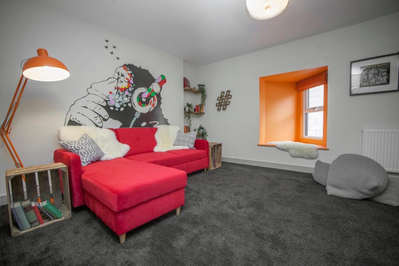 Higgihaus #3a & 3b 8 Bed Sleeps Up To 22 Big Groups Hip Location Casa de férias Bristol
