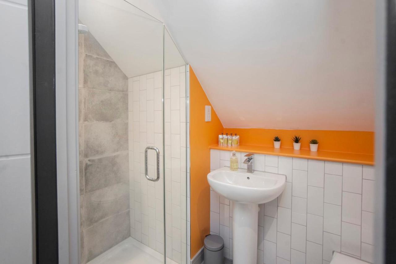 Higgihaus #3a & 3b 8 Bed Sleeps Up To 22 Big Groups Hip Location *