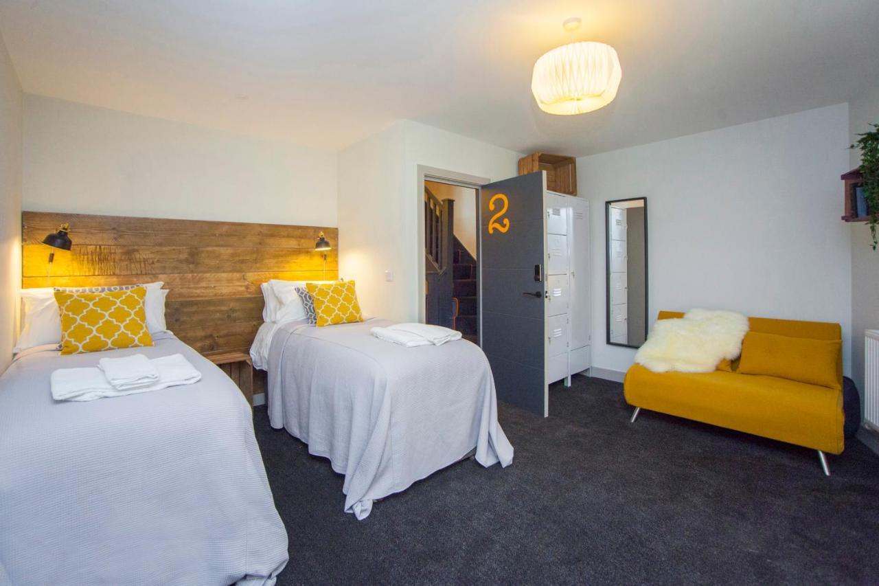 Higgihaus #3a & 3b 8 Bed Sleeps Up To 22 Big Groups Hip Location Casa de férias Bristol